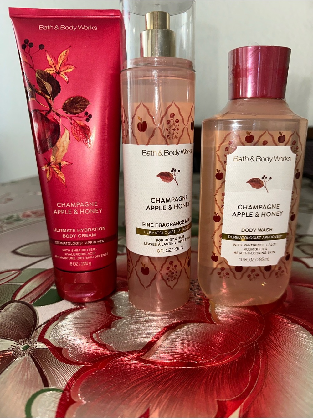 Bath And Body Works- Champagne Apple & Honey